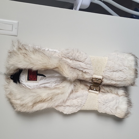 Vest - Picture 1 of 2